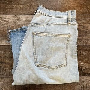 Universal Thread Straight Leg Jean